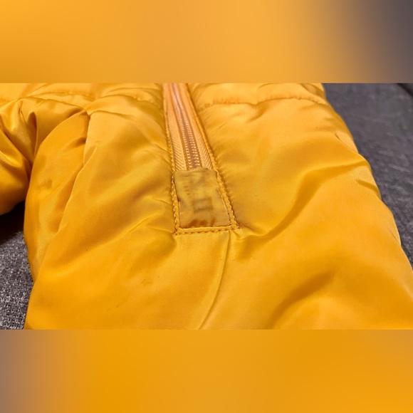 Disney Winnie the Pooh snowsuit. Size 12-18 months. - Picture 8 of 9